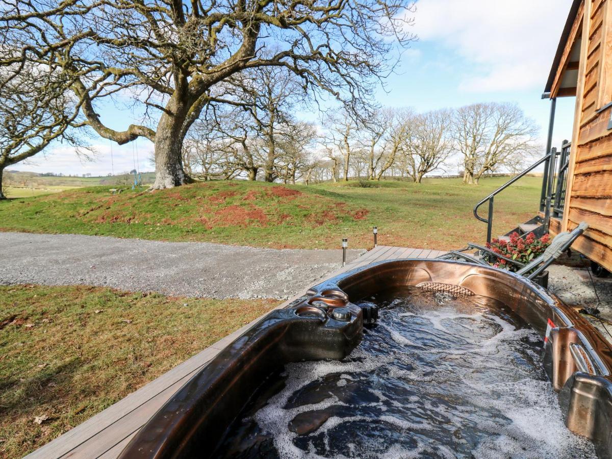 Wild Acre Villa Llangadog ภายนอก รูปภาพ
