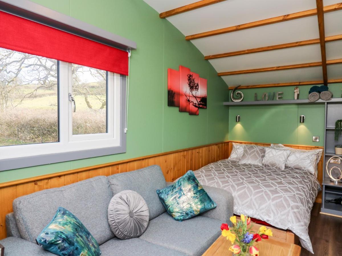 Wild Acre Villa Llangadog ภายนอก รูปภาพ