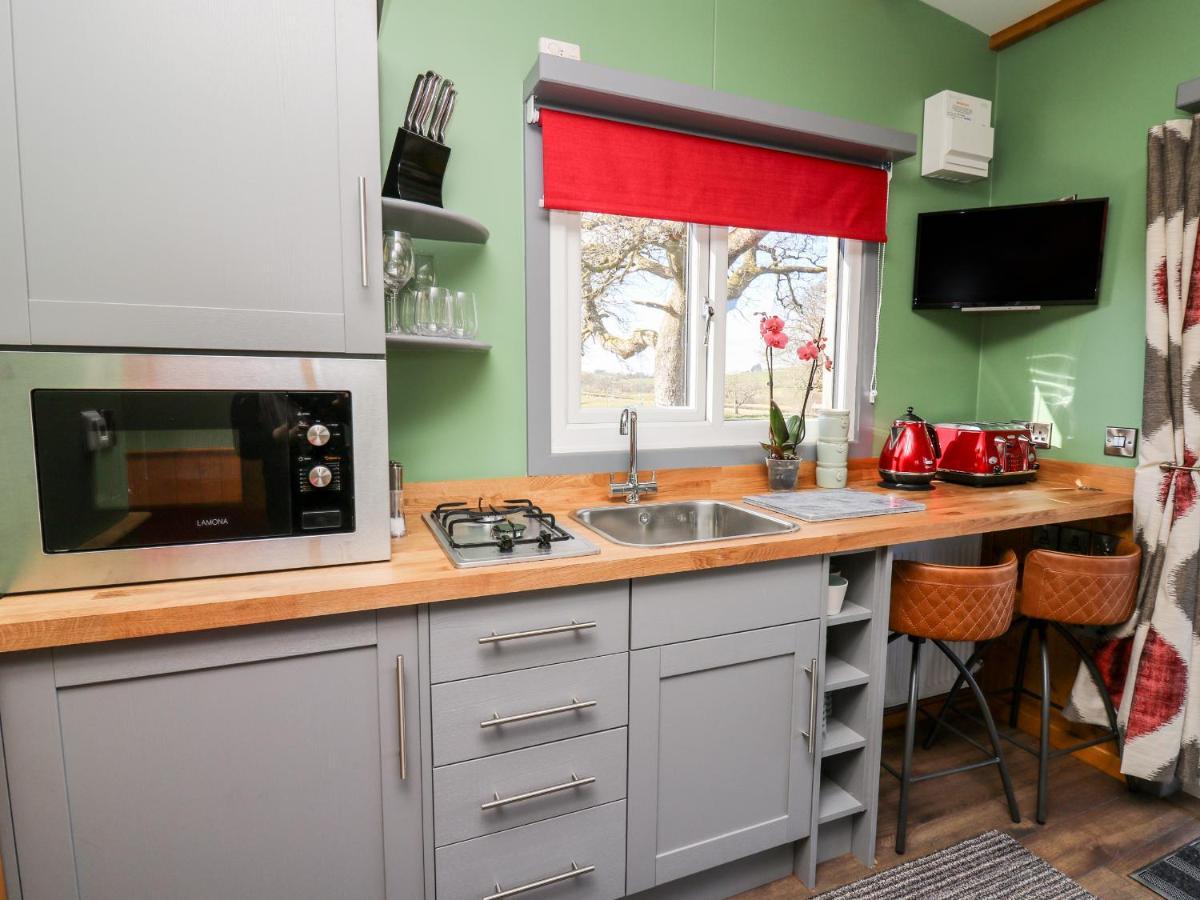 Wild Acre Villa Llangadog ภายนอก รูปภาพ